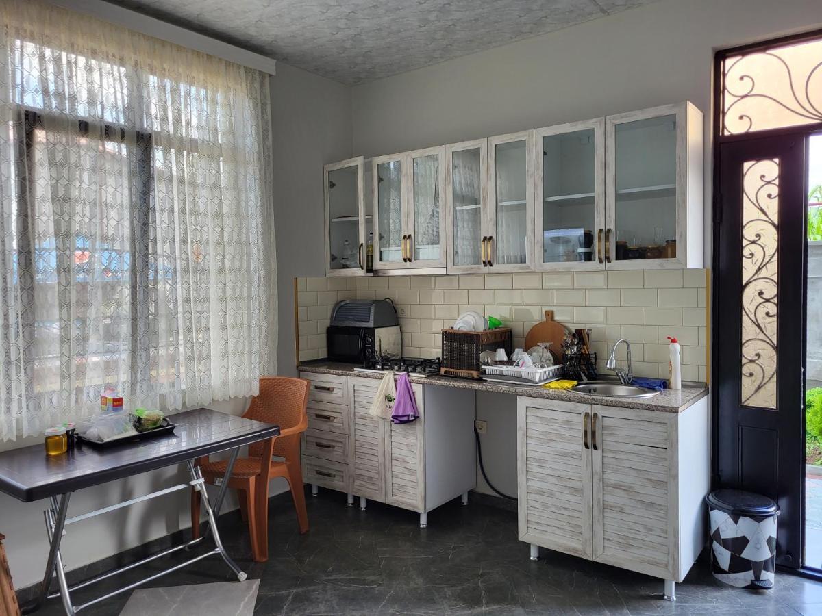 Mite Hotel Chakvi Luaran gambar